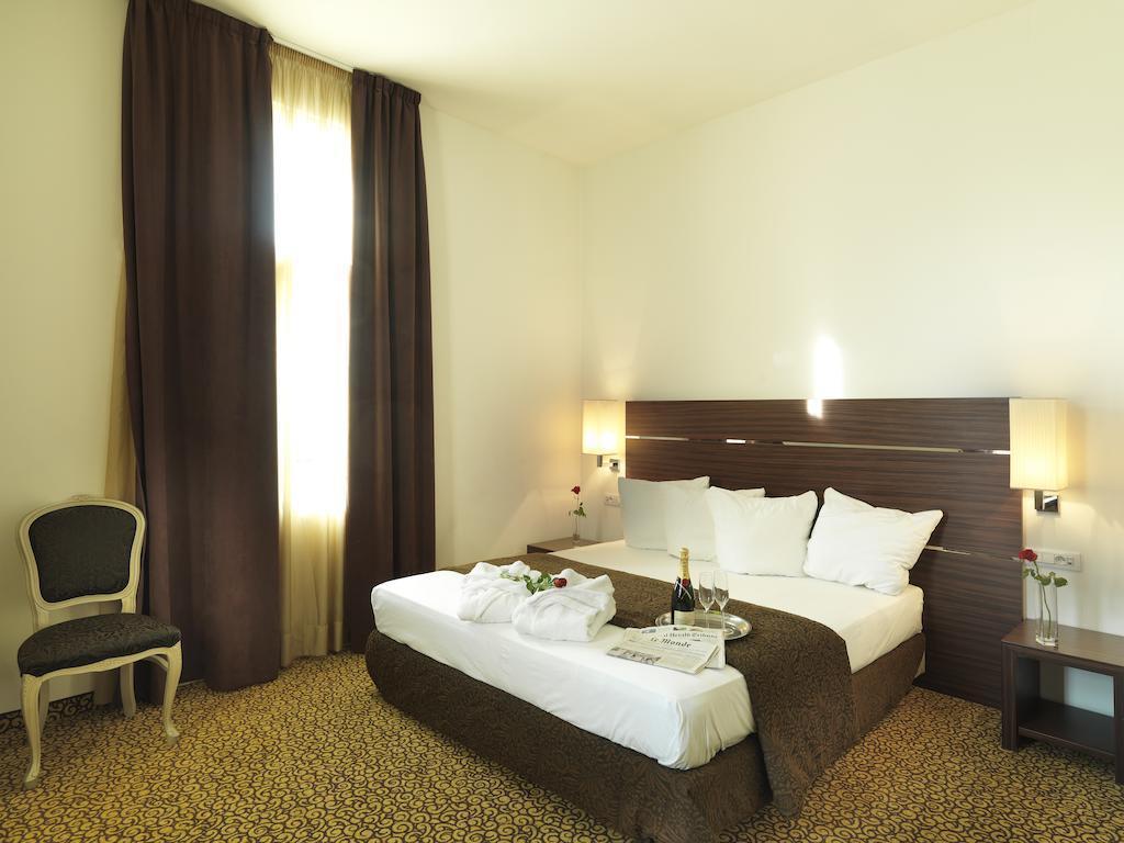 Hotel Assenzio Prague Luaran gambar