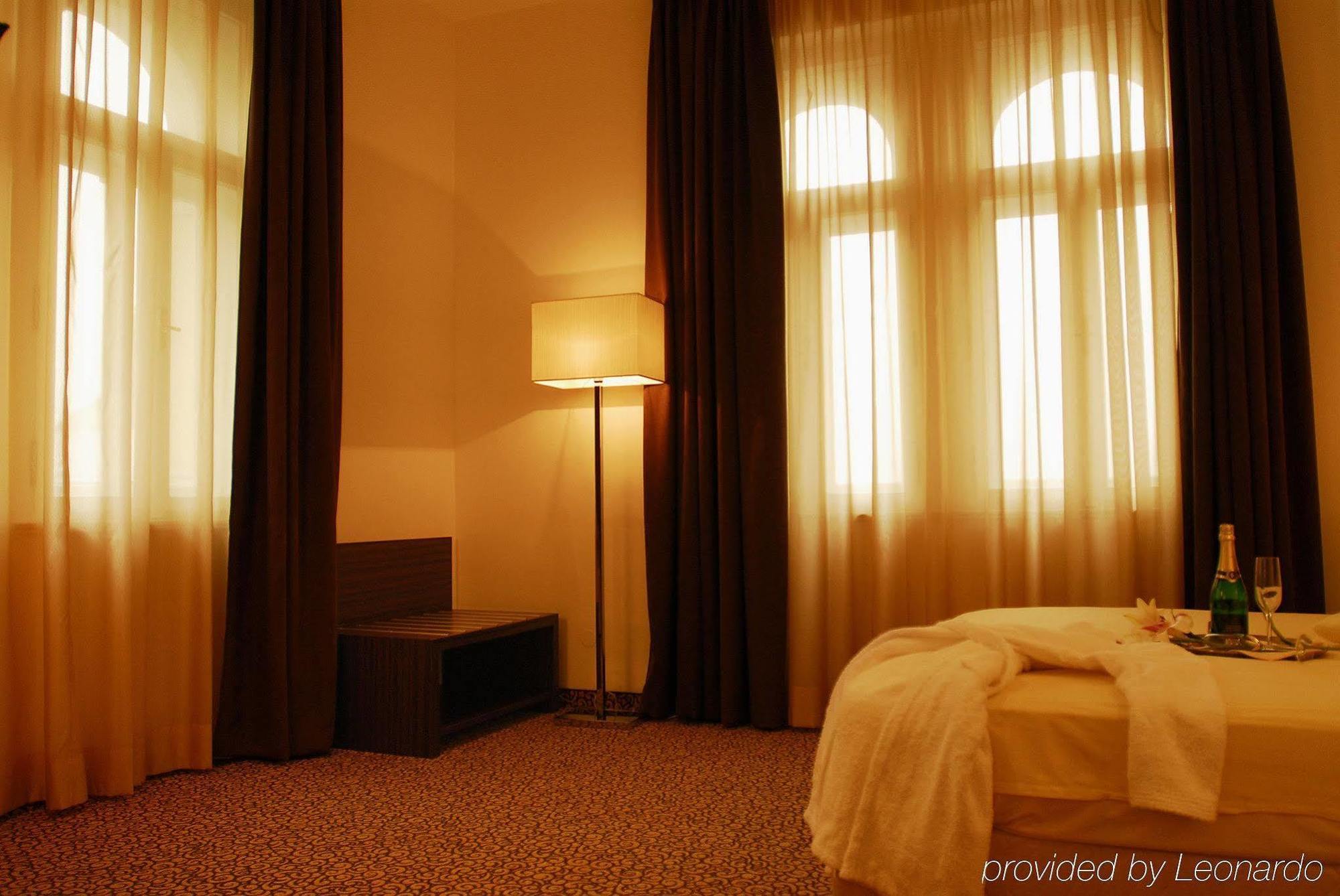 Hotel Assenzio Prague Luaran gambar