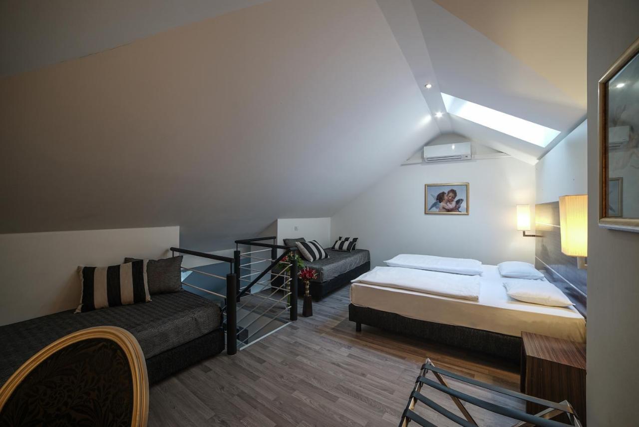 Hotel Assenzio Prague Luaran gambar