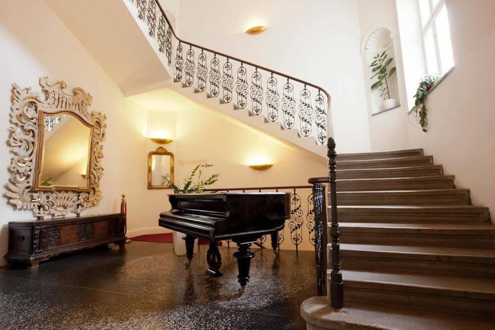 Hotel Assenzio Prague Luaran gambar