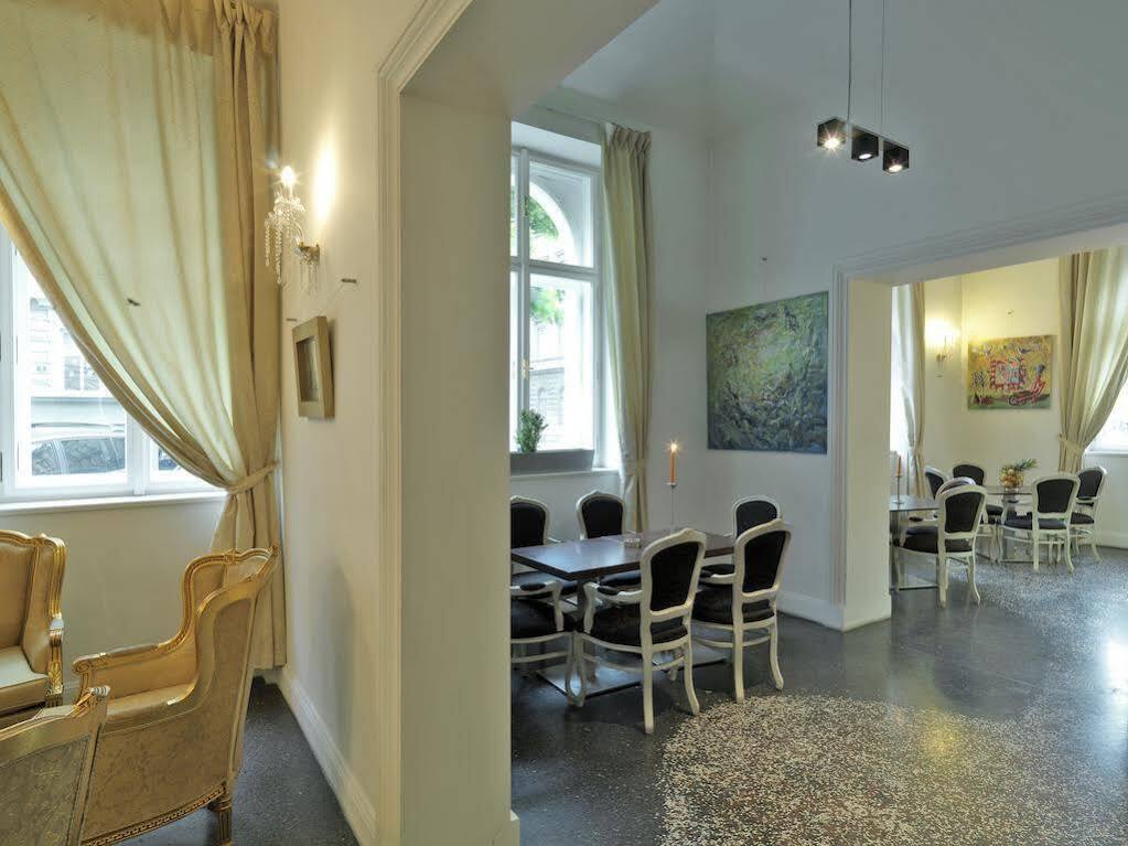 Hotel Assenzio Prague Luaran gambar